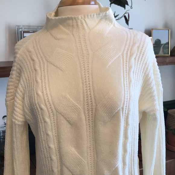 White Ski Knit Sweater- NWOT - Picture 2 of 7